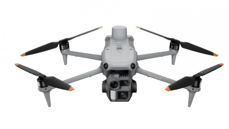 Квадрокоптер DJI Matrice 4 Enterprise Plus Combo