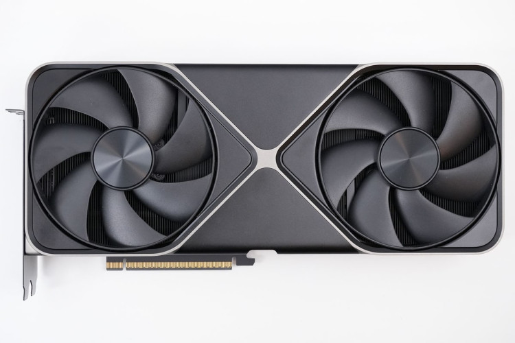 NVIDIA GeForce RTX 5080 16 ГБ GDDR7